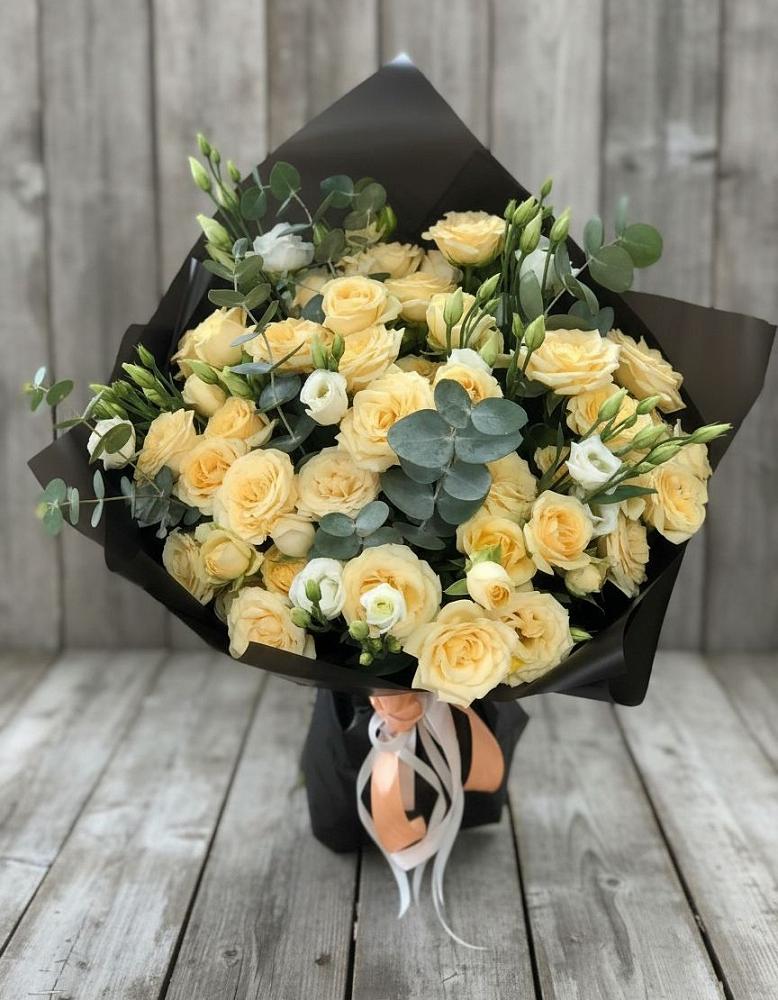 Букет цветов из: Розы и Лизиантусы в Горы