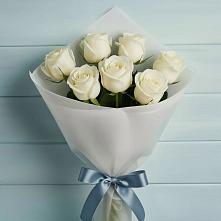 Букет 7 Белых роз Эдлесс Лав в Горы