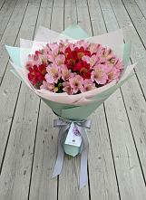 Букет цветов из:  Альстромерии в Горы