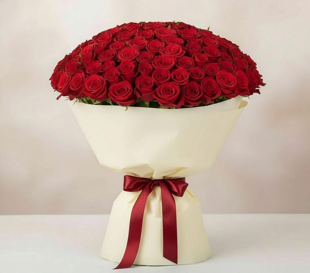 Букет 101 Красная роза Милано в Горы