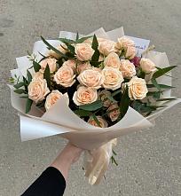 Букет Кремовые розы Латте в Горы