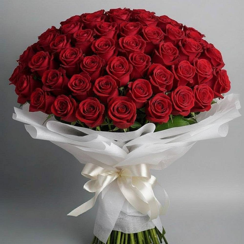 Букет 101 Красная роза Блэк Мэджик в Горы