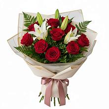 Букет цветов из:  Лилии и Розы в Горы
