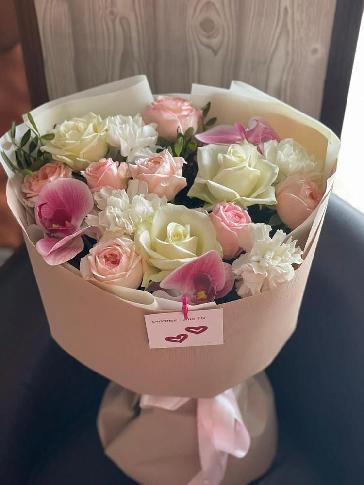 Букет цветов из: Орхидеи, Розы и Гвоздики в Горы