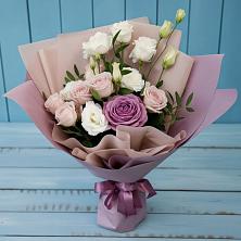 Букет цветов из:  Розы и Лизиантусы в Горы