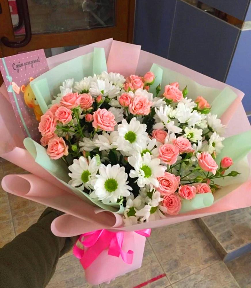 Букет цветов из: Розы и Хризантемы в Горы