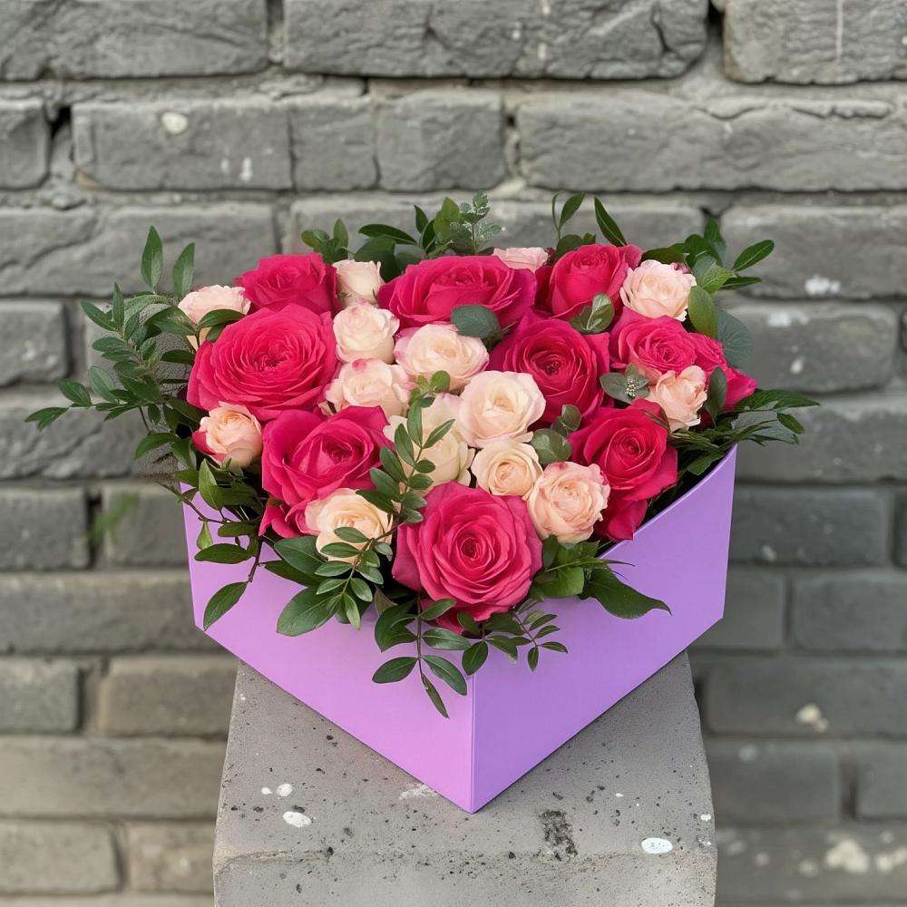 Цветочная композиция из Розы в коробке в Горы