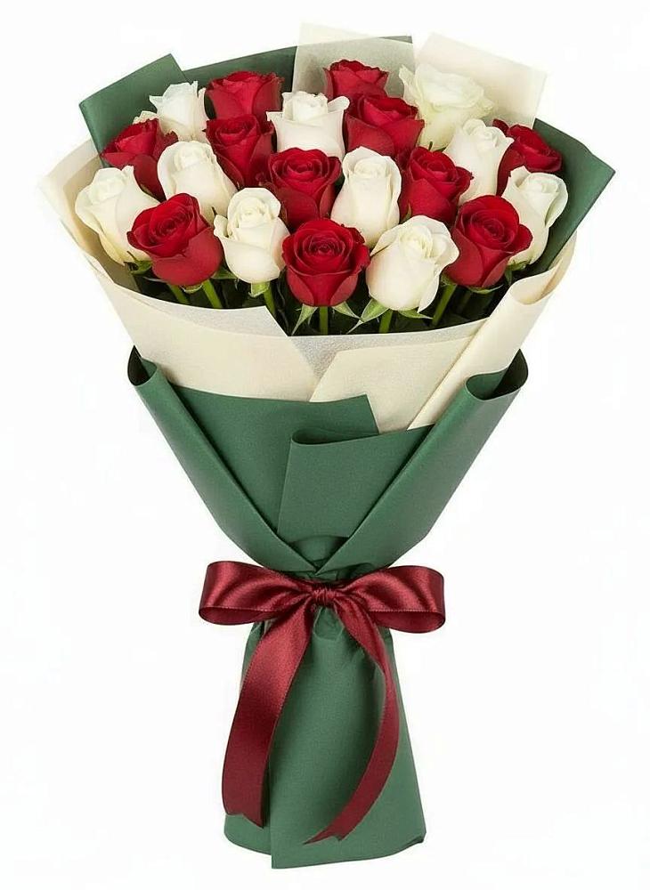 Букет Микс из красных и белых роз в Горы
