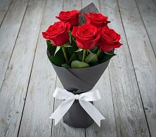 Букет 5 Красных роз Эдлесс Лав #REPLACE_PRED# Горы