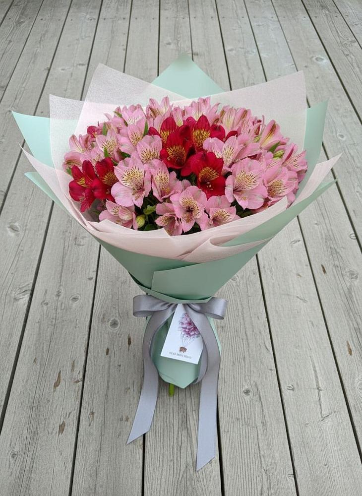 Букет цветов из: Альстромерии в Горы