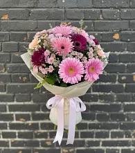 Букет цветов из:  Герберы и Хризантемы в Горы