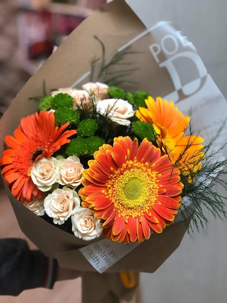 Букет цветов из: Герберы, Хризантемы и Розы в Горы