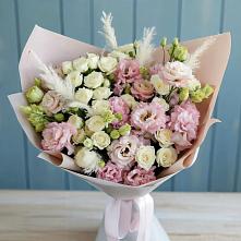Букет цветов из:  Альстромерии и Розы в Горы
