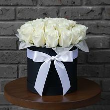 Цветочная композиция из Розы в шляпной коробке в Горы