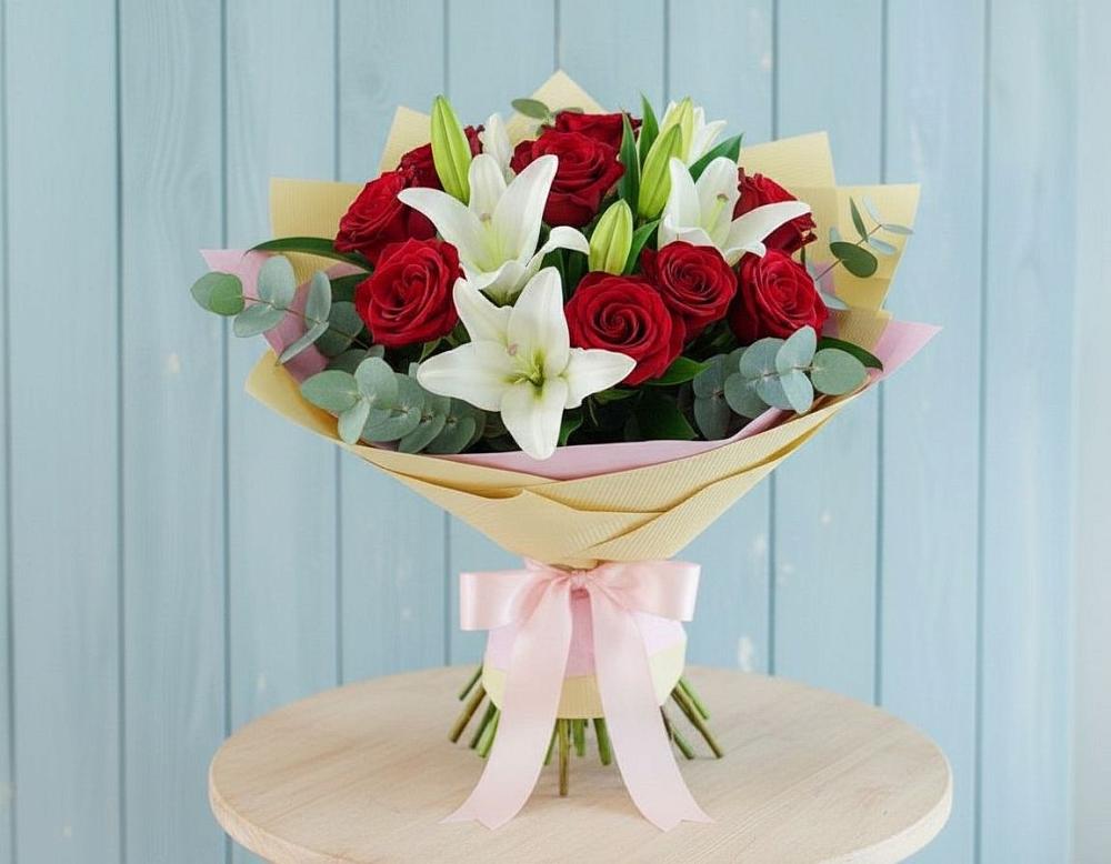 Букет цветов из: Лилии и Розы в Горы